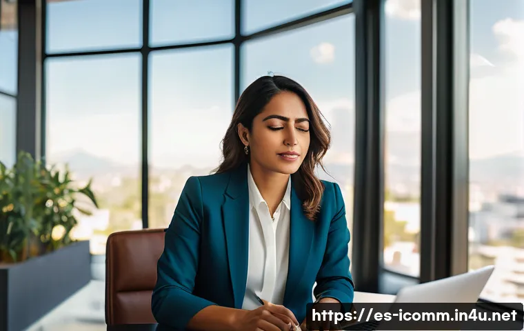 국제커뮤니케이션 연봉 협상 팁 - A professional Hispanic woman confidently negotiating a salary in a modern office setting in Mexico ...